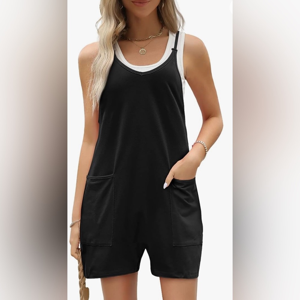 Automet | NWT Black Sleeveless Razorback Romper with Pockets | Small - Picture 4 of 5